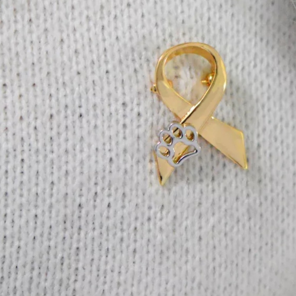 ✨🐾Animal Cruelty Awareness Ribbon Pin🐾✨ - Picture 2 of 4